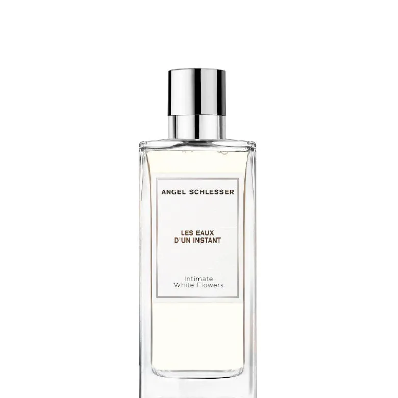 Les Eaux d'un Instant - Intimate White Flowers
