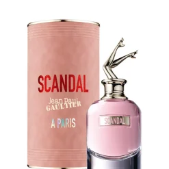Scandal à Paris*